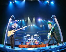 BURG ABENBERG: ZZ TOP SPIELEN OPEN AIR AM 26. JUNI, .rcn PRÄSENTIERT