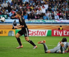 SCHLAND SCHON WIEDER WEITER, ÜBERZEUGENDES 4:0 GEGEN ARGENTINIEN