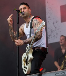 BROILERS: GOLD FÜR "SANTA MUERTE" UND VOLLE HÜTTE IN DER DORTMUNDER WESTFALENHALLE