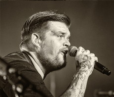 JUPITER JONES: SÄNGER NICHOLAS VERLÄSST ÜBERRASCHEND DIE BAND!